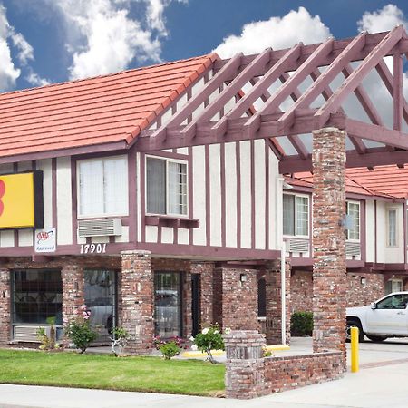 Motel Super 8 by Wyndham Santa Clarita/Valencia Exterior foto