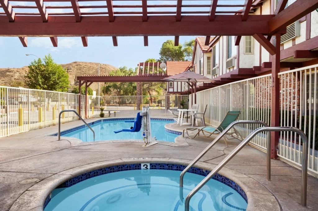 Motel Super 8 by Wyndham Santa Clarita/Valencia Exterior foto