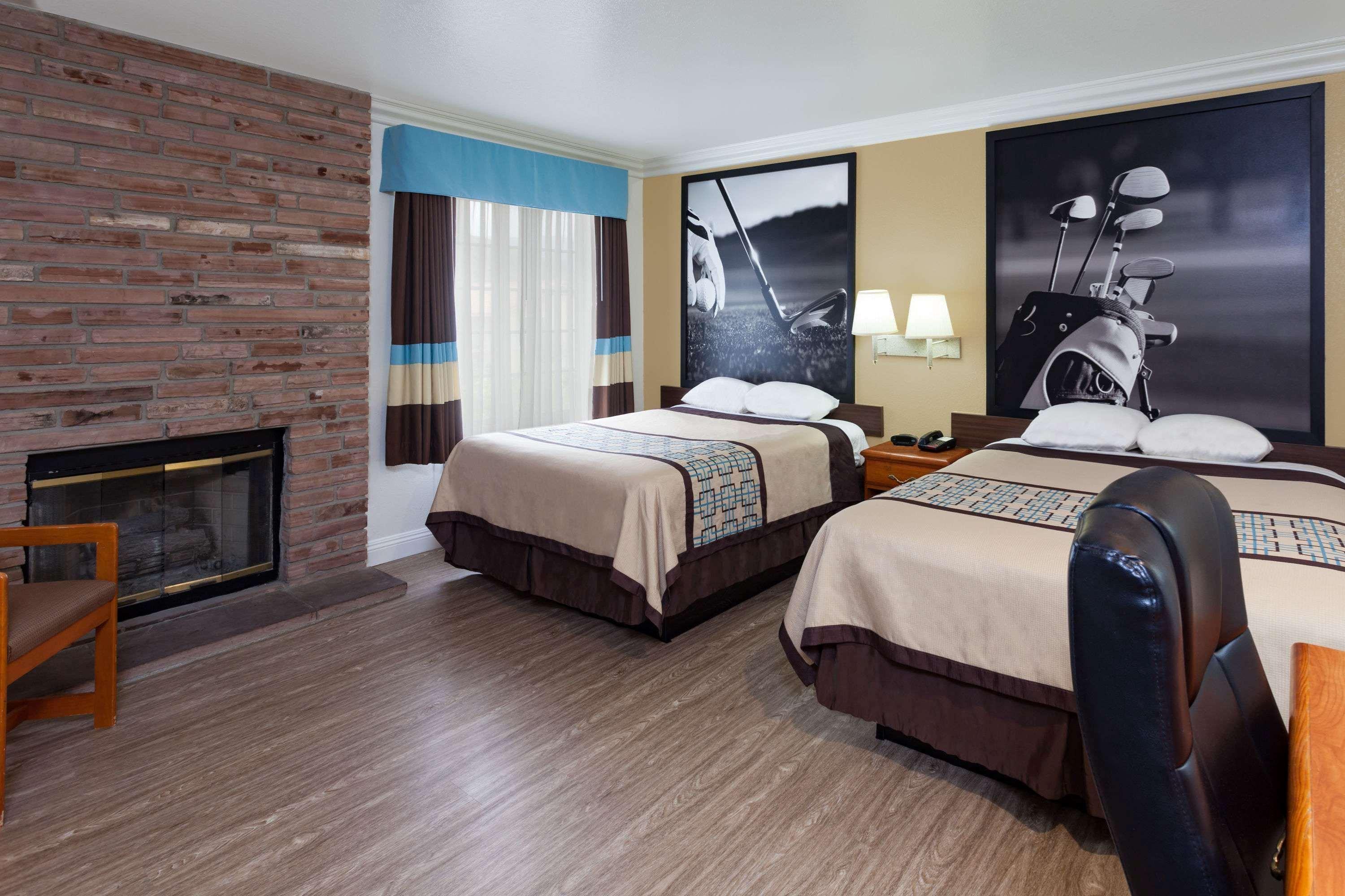 Motel Super 8 by Wyndham Santa Clarita/Valencia Exterior foto