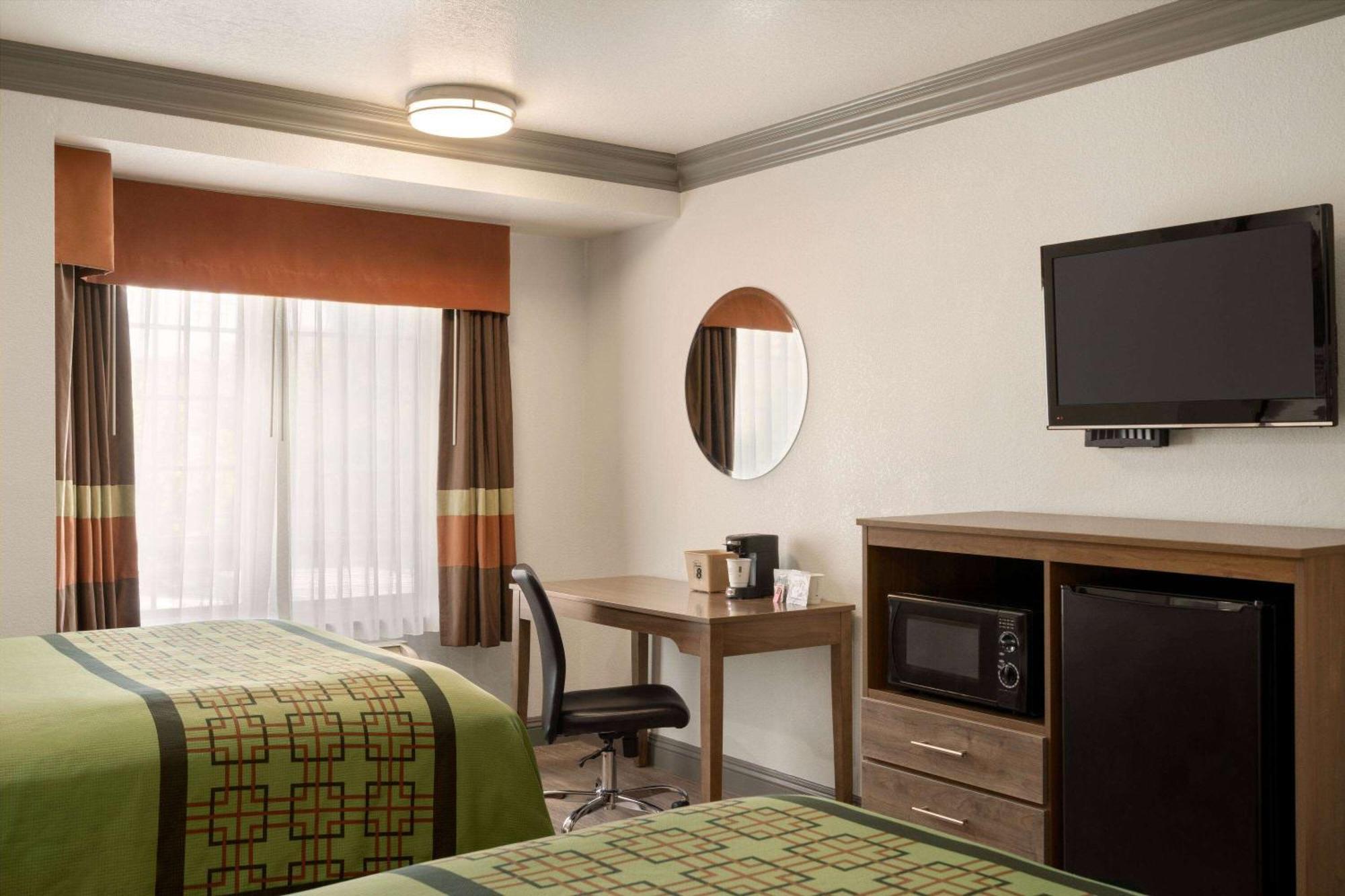 Motel Super 8 by Wyndham Santa Clarita/Valencia Exterior foto