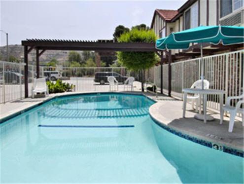 Motel Super 8 by Wyndham Santa Clarita/Valencia Facilidades foto